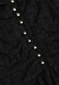 Renee - Czarna Sukienka Halter z Koronki Zdobiona Metalicznymi Guziczkami Corrarea. Typ kołnierza: dekolt halter. Kolor: czarny. Materiał: koronka. Wzór: aplikacja, koronka #8