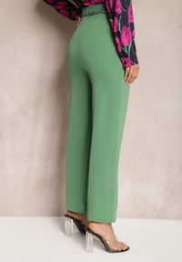 Renee - Zielone Eleganckie Spodnie z Rozszerzanymi Nogawkami Wykończone Ozdobnym Łańcuszkiem w Pasie Hamophona. Okazja: na spotkanie biznesowe. Stan: podwyższony. Kolor: zielony. Styl: elegancki #2