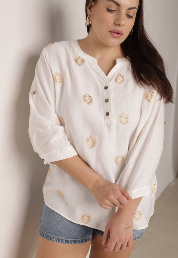 Born2be - Biała Wiskozowa Koszula Boho z Haftem i Podpinanymi Rękawami 3/4 Cheridenah. Okazja: na co dzień. Kolekcja: plus size. Kolor: biały. Materiał: wiskoza. Wzór: haft. Styl: boho