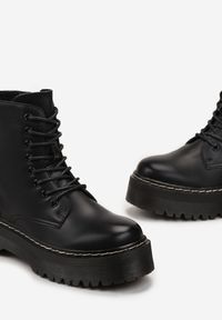 Renee - Czarne Botki na Platformie w Stylu Workerów Marixana. Okazja: na co dzień. Nosek buta: okrągły. Kolor: czarny. Materiał: jeans, skóra. Obcas: na platformie. Styl: casual. Wysokość obcasa: średni