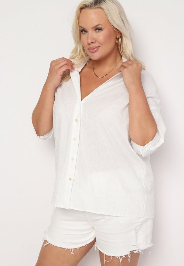Born2be - Biała Bawełniana Koszula z Krótkim Rękawem Tinalyni. Okazja: na spotkanie biznesowe, do pracy. Kolekcja: plus size. Kolor: biały. Materiał: bawełna. Długość rękawa: krótki rękaw. Długość: krótkie. Styl: biznesowy, elegancki, klasyczny