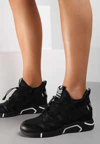 Renee - Czarne Sneakersy Phaenameia. Wysokość cholewki: przed kostkę. Kolor: czarny. Materiał: jeans, materiał. Szerokość cholewki: normalna. Wzór: aplikacja. Obcas: na koturnie