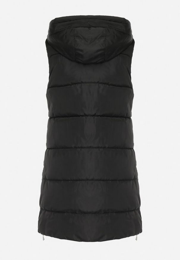 Born2be - Czarna Pikowana Kamizelka Dwustronna z Kapturem i Sznurkami Leorani. Okazja: na spacer, na co dzień. Typ kołnierza: kaptur. Kolor: czarny. Materiał: jeans. Styl: casual, sportowy