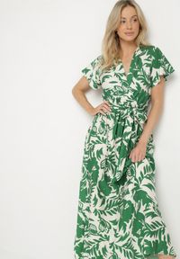 Born2be - Zielona Sukienka z Wiskozy o Kopertowym Kroju z Wiązanym Paskiem Perriana. Okazja: na co dzień. Typ kołnierza: dekolt w kształcie V. Kolor: zielony. Materiał: wiskoza. Długość rękawa: krótki rękaw. Sezon: wiosna, lato. Typ sukienki: kopertowe. Styl: elegancki, casual #3