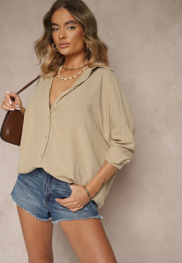 Renee - Beżowa Koszula o Fasonie Oversize w Klasycznym Stylu Marionera. Okazja: na co dzień. Kolor: beżowy. Materiał: materiał, bawełna. Długość rękawa: długi rękaw. Długość: długie. Styl: klasyczny