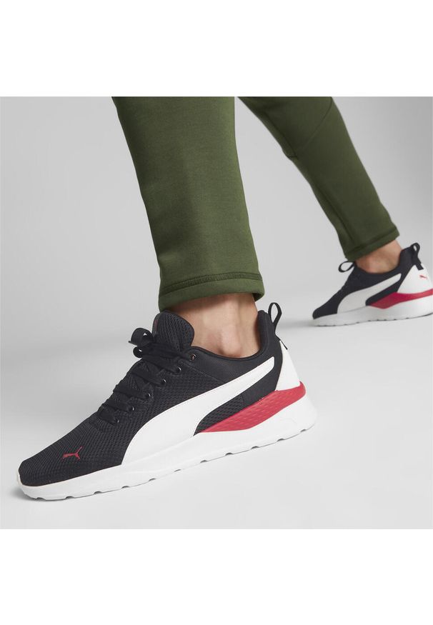 Buty męskie Puma Anzarun Lite. Kolor: biały, czarny, czerwony, wielokolorowy. Materiał: syntetyk, materiał. Szerokość cholewki: normalna. Sport: turystyka piesza