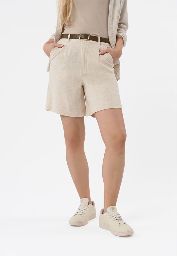 Volcano - Szorty z lnem P-ELYS. Stan: podwyższony. Kolor: beżowy. Materiał: len. Długość: krótkie