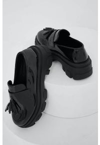 Answear Lab mokasyny damskie kolor czarny na platformie. Nosek buta: okrągły. Kolor: czarny. Materiał: guma. Obcas: na platformie. Styl: wakacyjny #5