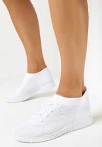 Born2be - Białe Buty Sportowe Marza. Nosek buta: okrągły. Kolor: biały. Materiał: materiał. Szerokość cholewki: normalna