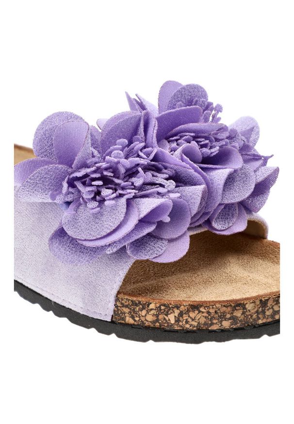 Fioletowe Klapki Seastar Blue Modne Obuwie Damskie Na Lato. Okazja: na spacer, na plażę. Kolor: fioletowy. Wzór: kwiaty. Sezon: lato
