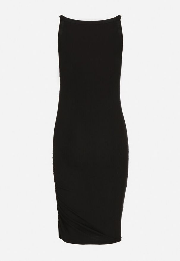 Born2be - Czarna Prążkowana Sukienka z Marszczeniami Ursola. Okazja: na co dzień. Kolor: czarny. Materiał: prążkowany. Wzór: prążki. Styl: casual, elegancki
