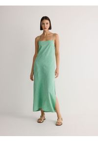 Reserved - Sukienka midi z wiskozy - jasnozielony. Kolor: zielony. Materiał: wiskoza. Wzór: gładki. Typ sukienki: proste. Długość: midi