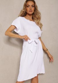 Renee - Biała Sukienka o Pudełkowym Kroju i Paskiem w Talii Tiarina. Okazja: na co dzień. Kolor: biały. Typ sukienki: proste. Styl: elegancki, casual #4