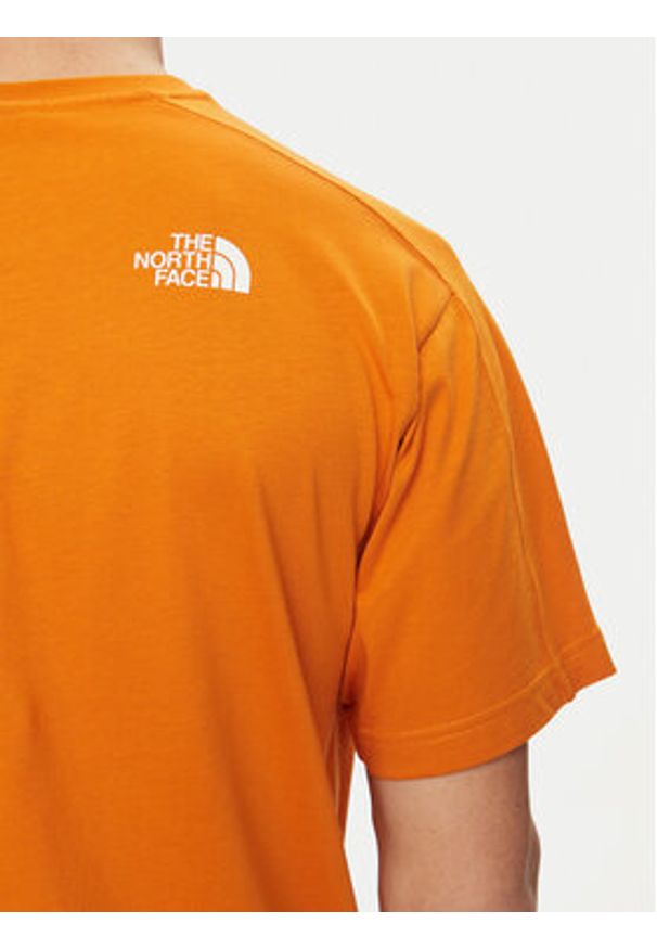 The North Face T-Shirt NF0A87FF Pomarańczowy Regular Fit. Kolor: pomarańczowy. Materiał: bawełna
