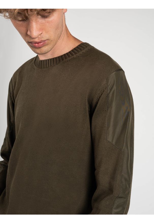 Les Hommes Sweter | LKK112-603A | Jumper With Nylon | Mężczyzna | Khaki, Wojskowa Zieleń. Okazja: na co dzień. Kolor: brązowy. Materiał: bawełna. Styl: militarny