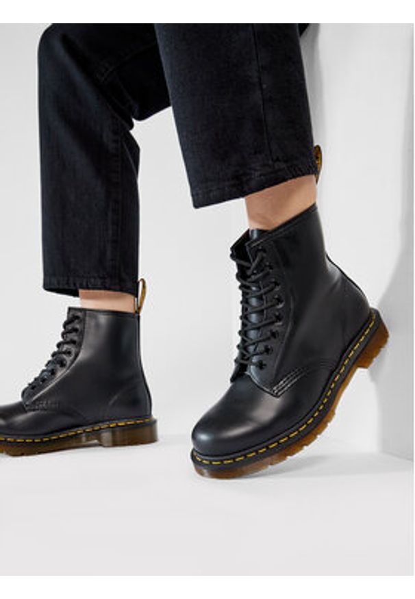 Dr. Martens Glany 1460 Smooth 11822006 Czarny. Kolor: czarny. Materiał: skóra