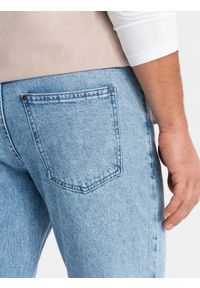 Ombre Clothing - Marmurkowe męskie spodnie jeansowe CARROT FIT – jasnoniebieskie V1 OM-PADP-0225 - XXL. Kolor: niebieski. Materiał: jeans. Styl: klasyczny, retro #4