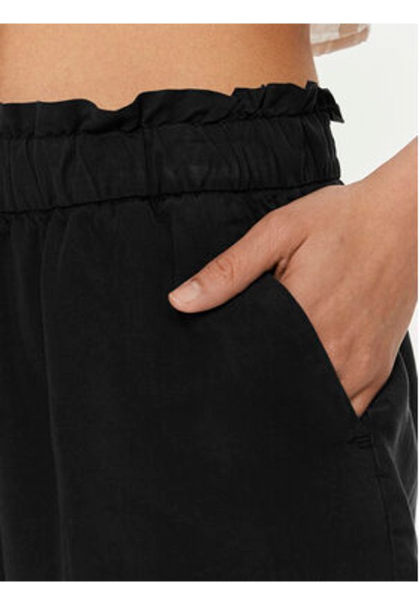 Vero Moda Szorty materiałowe Harper 10283731 Czarny Loose Fit. Kolor: czarny. Materiał: wiskoza
