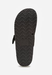 Renee - Czarne Klapki Ozdobione Klamrą na Pasku Zelevelis. Okazja: na co dzień. Kolor: czarny. Materiał: jeans. Wzór: aplikacja. Obcas: na obcasie. Styl: casual, elegancki. Wysokość obcasa: niski #4