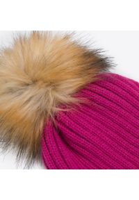 Wittchen - Damska czapka z gęstym splotem i pomponem. Kolor: różowy. Materiał: akryl. Wzór: ze splotem. Sezon: zima. Styl: klasyczny, elegancki #2