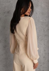 Renee - Beżowa Bluzka VICES w Kopertowym Stylu z Luźnymi Transparentnymi Rękawami i Dekoltem V Inge. Okazja: na co dzień, na komunię. Kolor: beżowy. Materiał: jeans. Styl: casual, elegancki #5