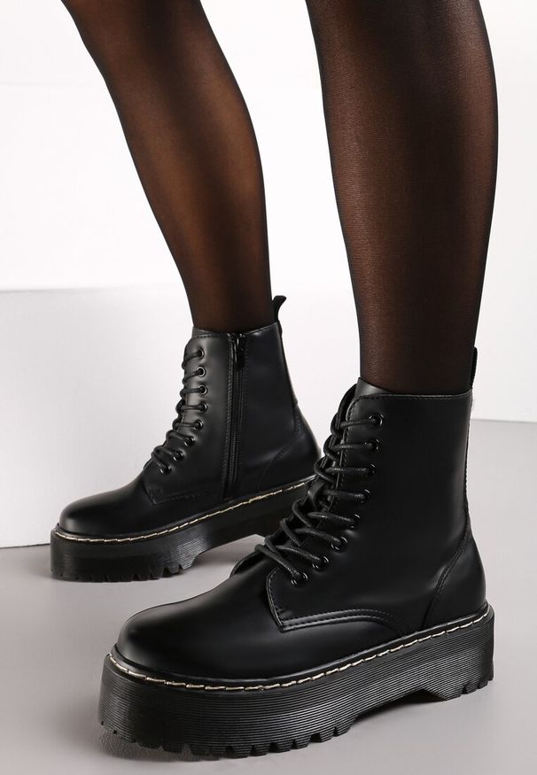 Born2be - Czarne Botki Workery na Platformie Xulia. Okazja: na co dzień. Zapięcie: sznurówki. Kolor: czarny. Materiał: skóra, jeans. Obcas: na platformie. Styl: casual, elegancki, klasyczny. Wysokość obcasa: średni