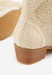 Renee - Beżowe Botki Kowbojki na Stożku z Ażurową Cholewką z Haftem Isarna. Okazja: na co dzień. Kolor: beżowy. Materiał: jeans. Szerokość cholewki: normalna. Wzór: ażurowy, haft. Obcas: na stożku. Styl: casual, klasyczny, boho. Wysokość obcasa: średni #6