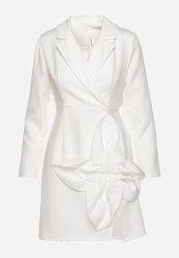 Born2be - Biała Marynarkowa Sukienka Mini z Kopertową Górą Nivrade. Kolor: biały. Typ sukienki: kopertowe. Długość: mini #2