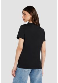 Guess - GUESS Czarny damski t-shirt bawełniany Love Tee, Rozmiar L. Kolor: czarny. Materiał: bawełna #3