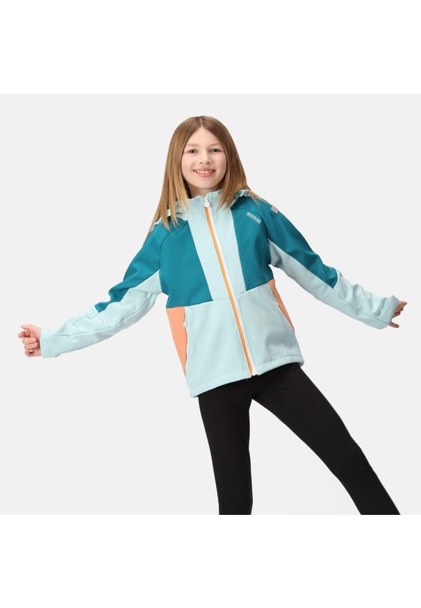 Haydenbury Regatta dziecięcy turystyczny softshell z kapturem. Typ kołnierza: kaptur. Kolor: niebieski. Materiał: poliester, elastan. Styl: sportowy