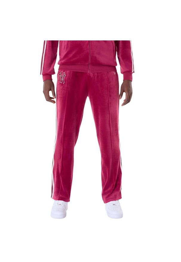 New Era - Dresy welurowe New York Yankees Track. Kolor: czerwony. Materiał: welur, dresówka. Długość: długie