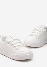 Born2be - Białe Sneakersy z Ozdobnym Sznurowaniem i Przeszyciami Scedina. Zapięcie: sznurówki. Kolor: biały #2