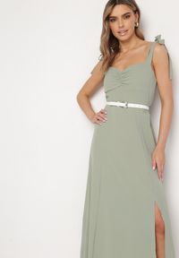 Born2be - Zielona Rozkloszowana Sukienka na Wiązanych Ramiączkach z Rozcięciem Kalora. Kolor: zielony. Materiał: tkanina. Długość rękawa: na ramiączkach. Wzór: gładki. Długość: maxi #6