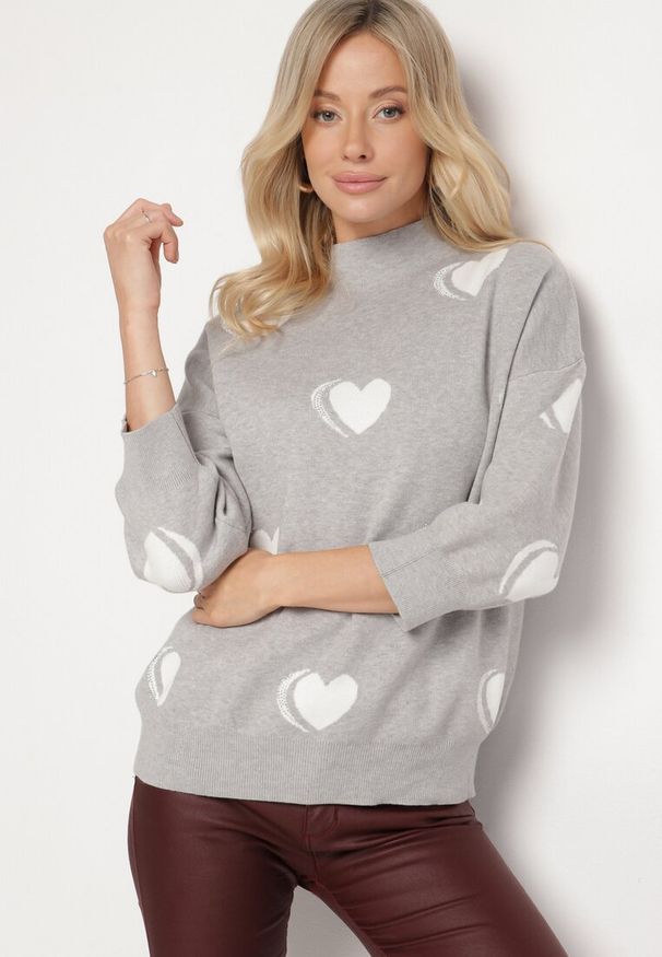Born2be - Szary Sweter z Modalem i Wiskozą w Serca Zeanita. Okazja: na co dzień. Kolor: szary. Materiał: wiskoza. Styl: elegancki, casual