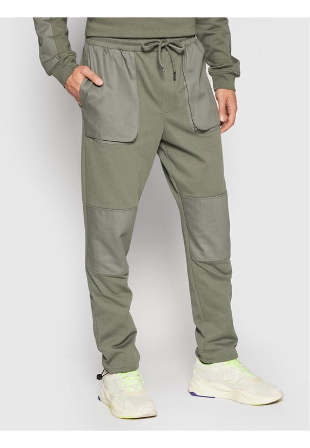 Only & Sons Spodnie dresowe Ronald 22020688 Zielony Regular Fit. Kolor: zielony. Materiał: dresówka, bawełna