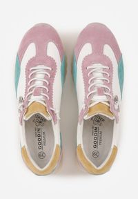 Renee - Biało-Fioletowe Sneakersy ze Skóry Naturalnej Ozdobione Metaliczną Aplikacją Tidina. Zapięcie: sznurówki. Kolor: biały. Materiał: skóra. Wzór: aplikacja. Sezon: wiosna #4