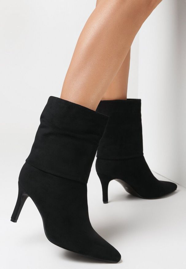 Born2be - Czarne Botki na Szpilce z Wywiniętą Cholewką Mathea. Wysokość cholewki: za kostkę. Nosek buta: szpiczasty. Kolor: czarny. Szerokość cholewki: normalna. Wzór: aplikacja, jednolity, gładki. Obcas: na szpilce. Styl: elegancki