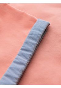 Ombre Clothing - Szorty męskie chinosy z kontrastowym podwinięciem – łososiowe V9. Okazja: na imprezę, do pracy, na co dzień. Kolor: pomarańczowy. Materiał: tkanina, elastan, bawełna. Długość: krótkie. Wzór: kolorowy. Sezon: lato. Styl: wakacyjny, casual #6