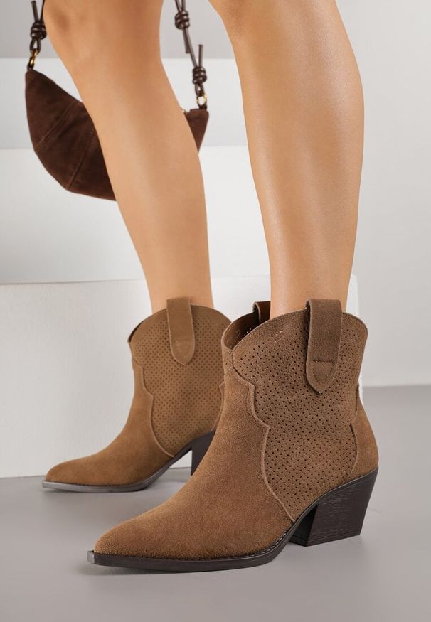 Renee - Brązowe Botki Typu Kowbojki na Stożku ze Skóry Naturalnej Clearfeather. Okazja: na co dzień. Kolor: brązowy. Materiał: skóra. Obcas: na stożku. Styl: klasyczny, casual