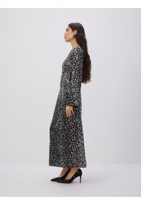 Reserved - Sukienka z cekinami - czarny. Kolor: czarny. Materiał: wiskoza, dzianina. Typ sukienki: proste #1