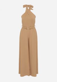 Born2be - Ciemnobeżowy Koktajlowy Kombinezon Wiązany na Szyję z Paskiem Melafela. Okazja: na imprezę. Kolor: beżowy. Materiał: materiał. Styl: wizytowy #7