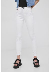 Tommy Jeans jeansy SYLVIA BF1291 damskie high waist. Stan: podwyższony. Kolor: biały