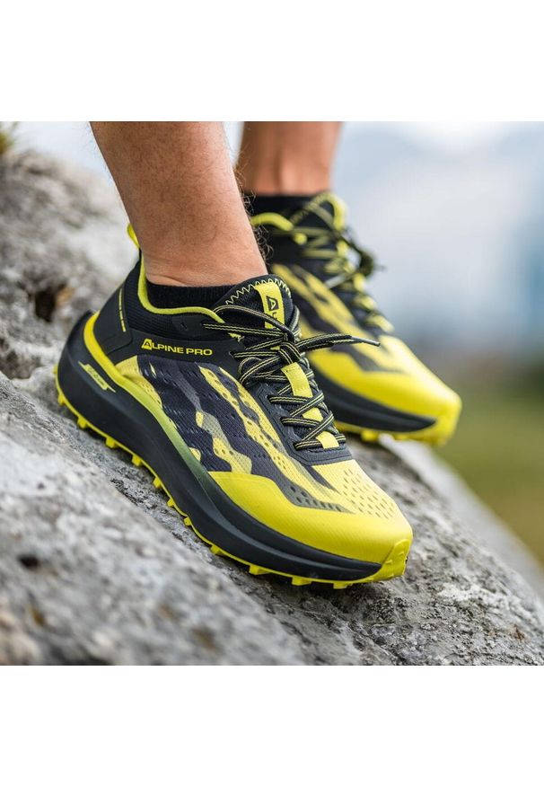 ALPINE PRO - Buty sportowe do biegania Alpine Pro Crewe. Kolor: żółty