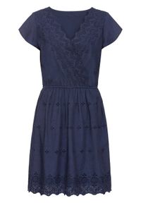 Sukienka z ażurowym haftem bonprix ciemnoniebieski. Kolor: niebieski. Wzór: ażurowy, haft #1