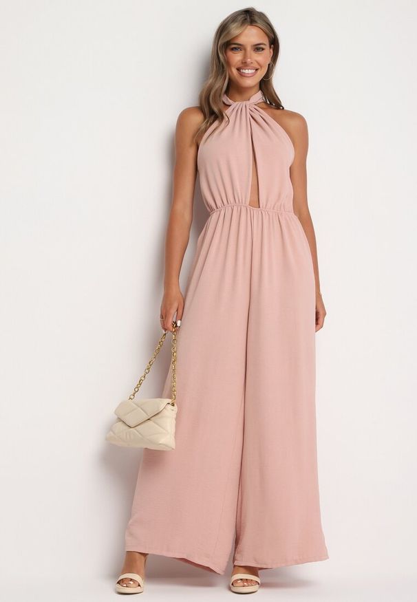 Born2be - Różowy Kombinezon o Taliowanym Kroju Bez Rękawów Rivassina. Kolor: różowy. Długość rękawa: bez rękawów. Długość: długie