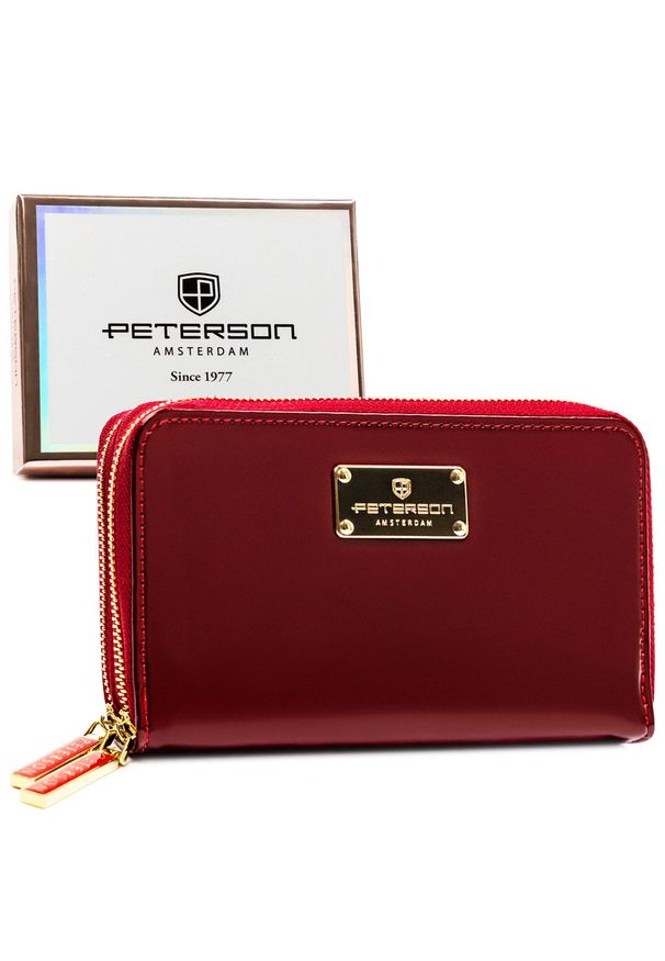 Czerwony portfel damski średniej wielkości na suwak z lakierowanej skóry ekologicznej Peterson PTN 007-BC. Kolor: czerwony. Materiał: skóra ekologiczna, lakier