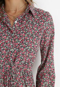 Born2be - Czarno-Czerwona Sukienka Hesolis. Kolor: czarny. Wzór: kwiaty, nadruk, aplikacja. Typ sukienki: koszulowe. Styl: klasyczny. Długość: maxi #2