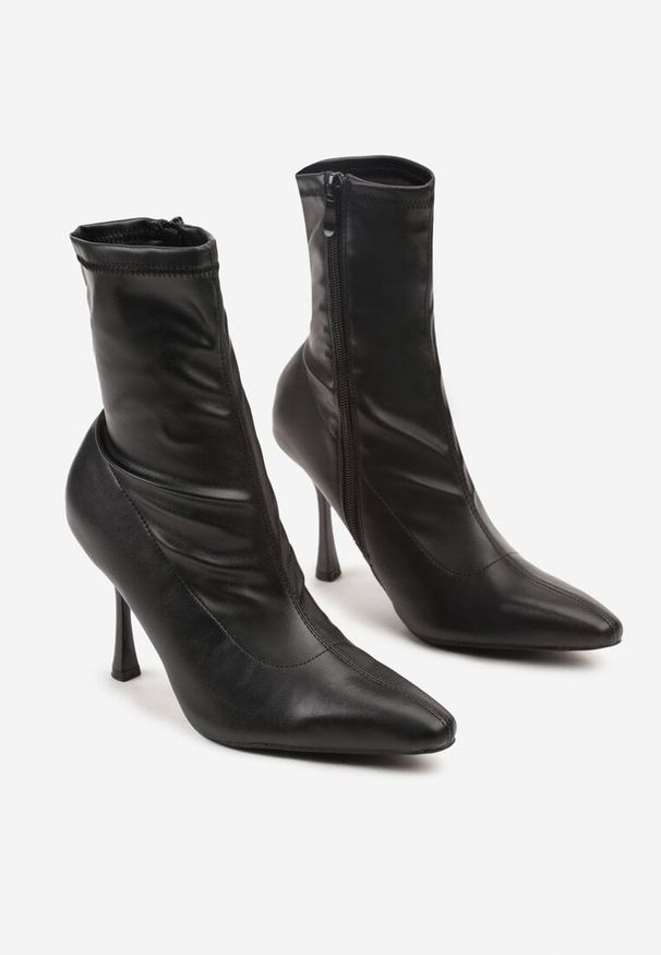 Renee - Czarne Botki Vices na Szpilce z Dopasowaną Cholewką Adonella. Okazja: na co dzień. Kolor: czarny. Materiał: jeans. Szerokość cholewki: normalna. Obcas: na szpilce. Styl: casual