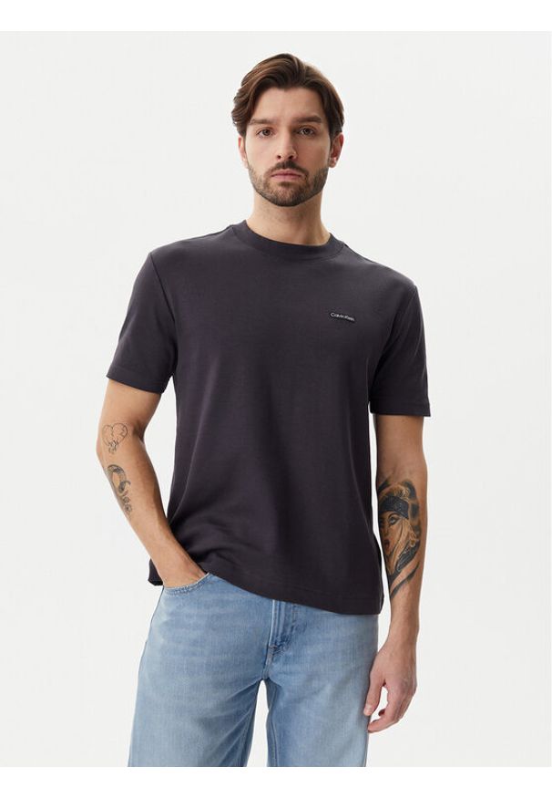 Calvin Klein Jeans T-Shirt J30J327234 Szary Regular Fit. Kolor: szary. Materiał: bawełna