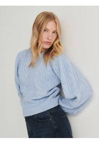 Reserved - Sweter z bufiastymi rękawami - jasnoniebieski. Kolor: niebieski. Materiał: dzianina #1